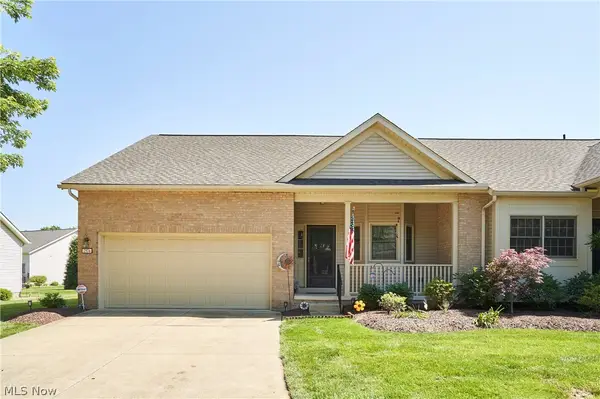 2574 Cardington Green, Uniontown, OH 44685