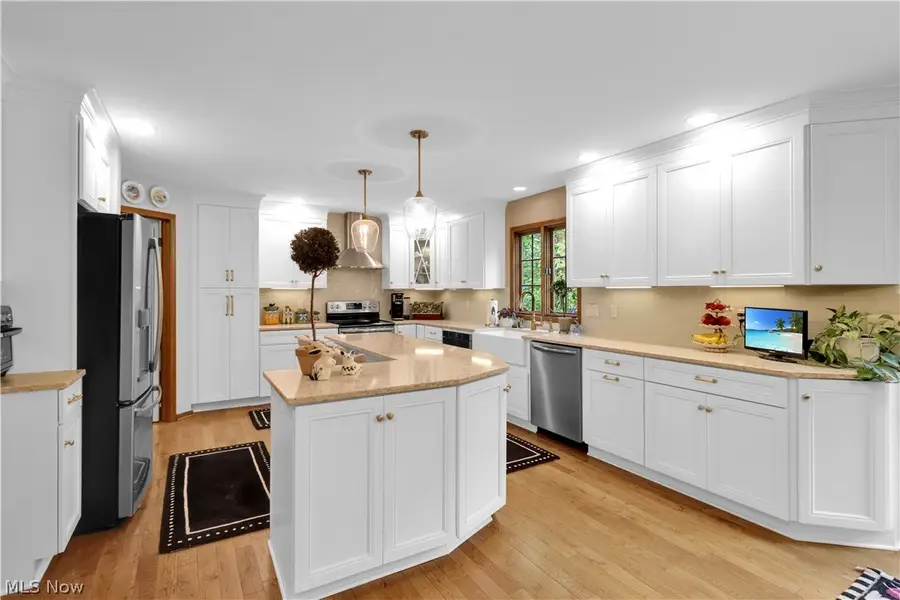8015 Hansom Place, Mentor, OH 44060 - #3