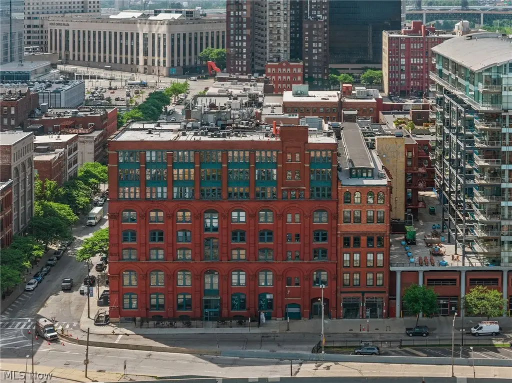 635 W Lakeside Avenue #402, Cleveland, OH 44113 - #1