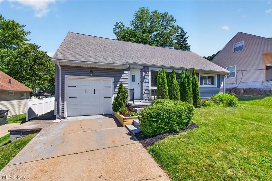 153 Far View Sw Drive, North Canton, OH 44720 - #2