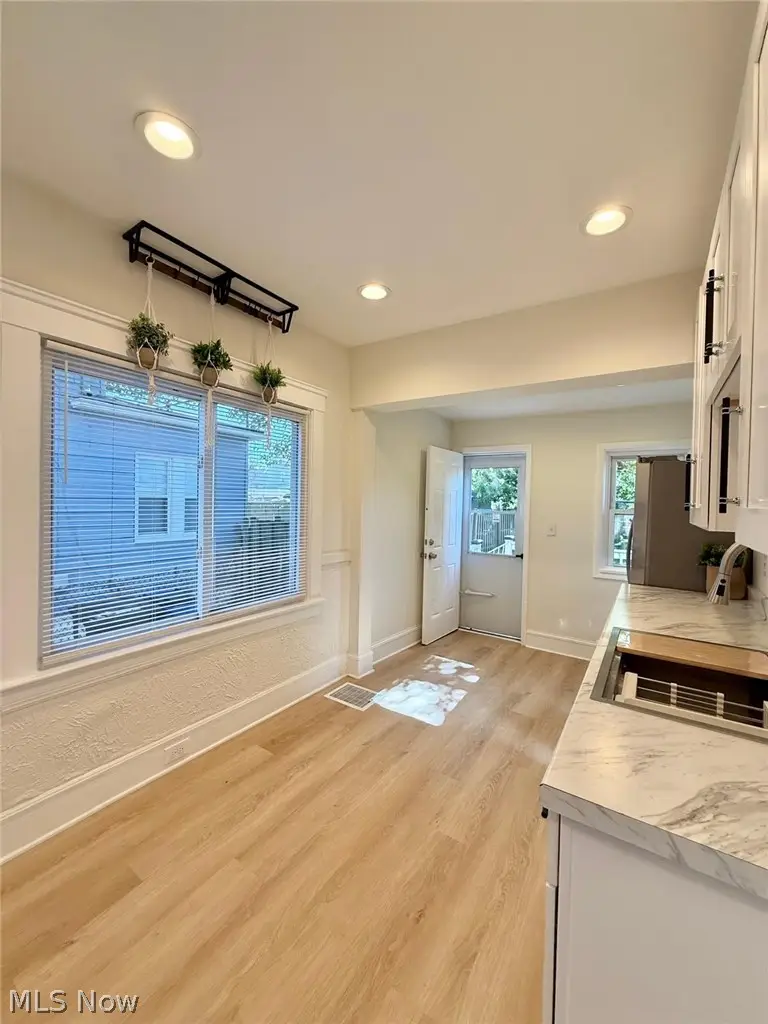 3374 W 88th Street, Cleveland, OH 44102 - #3