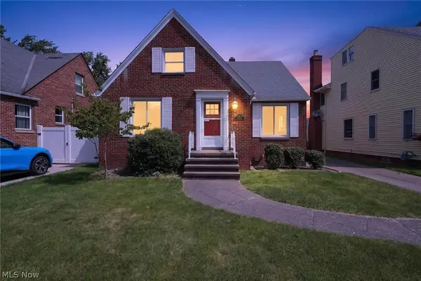 8020 Whitehaven Drive, Parma, OH 44129