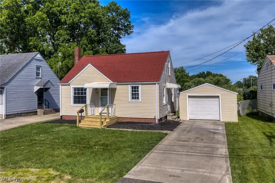 208 Kolpwood Nw Avenue, Massillon, OH 44646 - #2