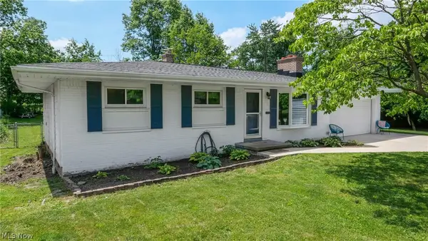 718 Starlight Drive, Seven Hills, OH 44131