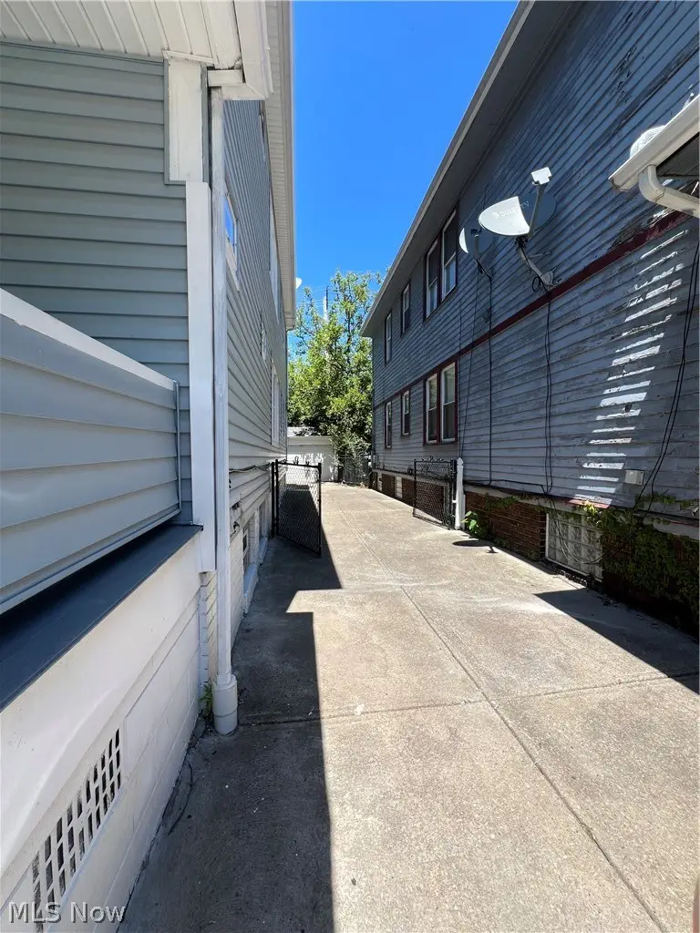 14209 Northfield Avenue, East Cleveland, OH 44112 - #3