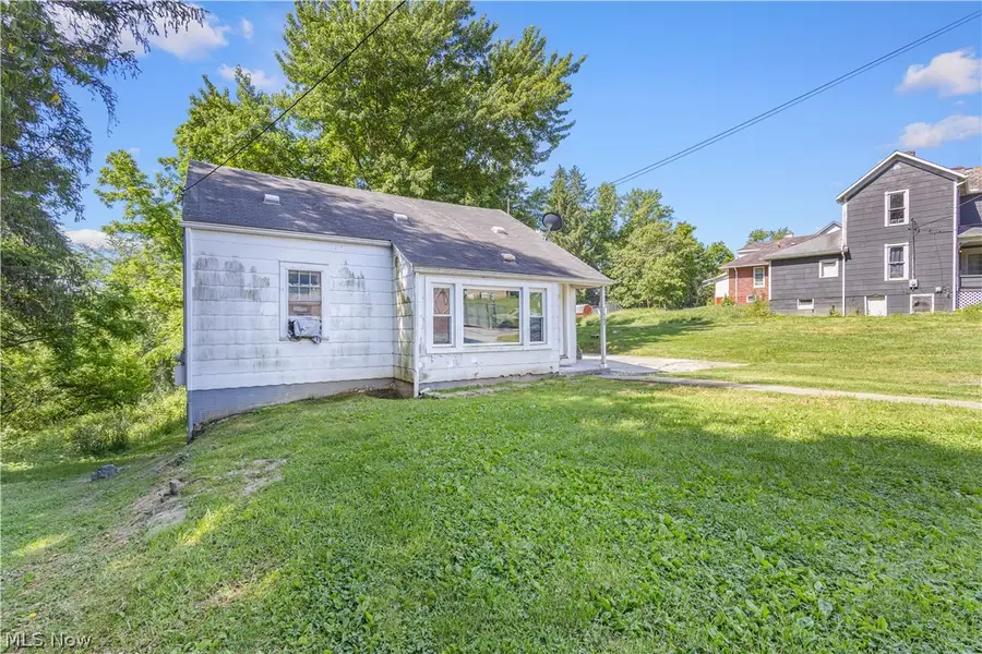 1402 E Wheeling Avenue, Cambridge, OH 43725 - #3