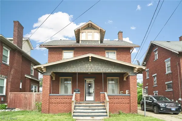 136 Smith Nw Avenue, Canton, OH 44708