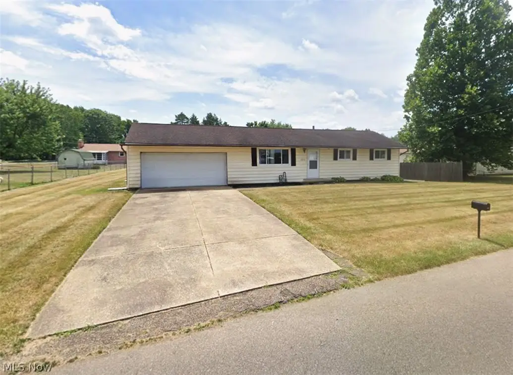 3316 34th Ne Street, Canton, OH 44705 - #1