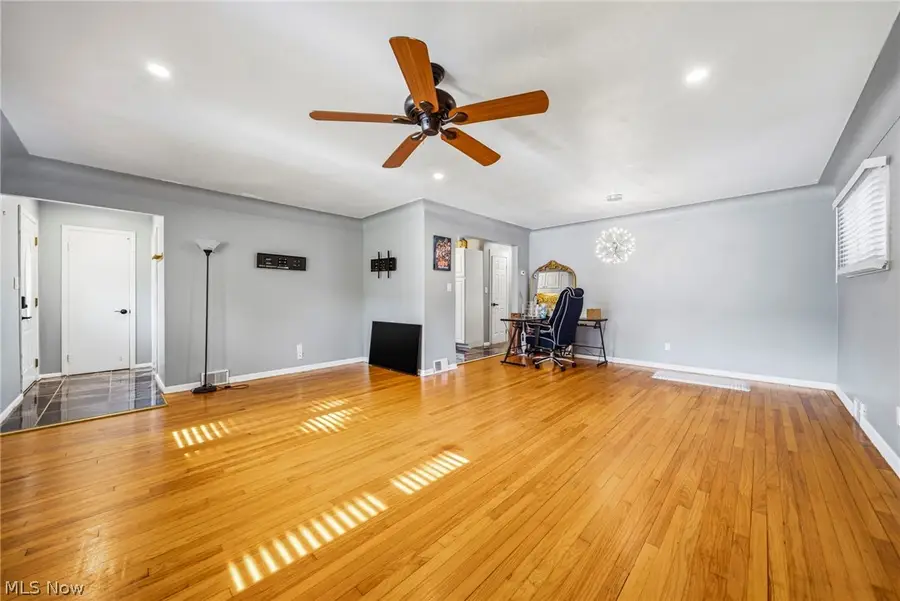 1976 Beverly Hills Drive, Richmond Heights, OH 44143 - #2
