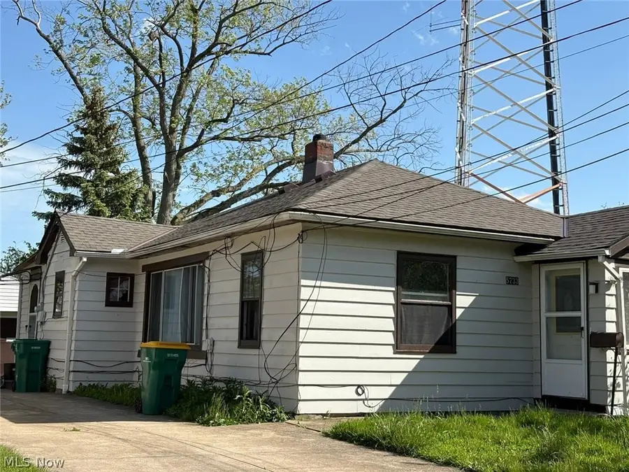 5733 Longwood Avenue, Maple Heights, OH 44137 - #2