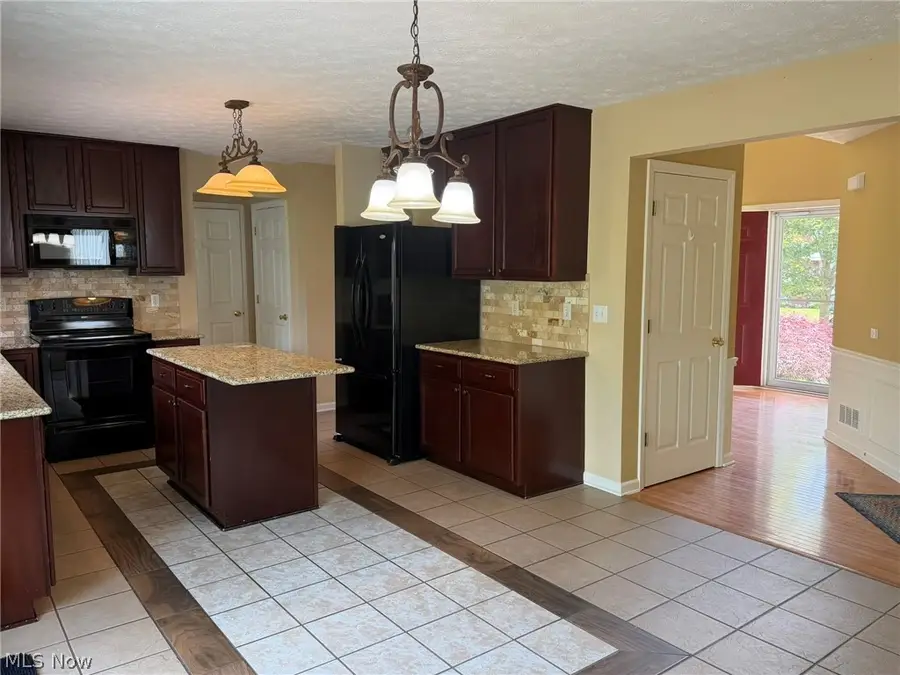 421 Windham Court, Broadview Heights, OH 44147 - #3