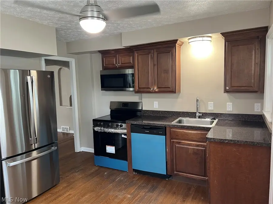 390 E 210th Street, Euclid, OH 44123 - #2