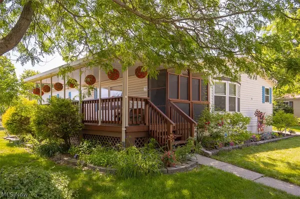 78 Periwinkle Drive, Olmsted Twp, OH 44138