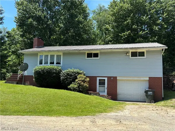 6601 Mapleton Se Street, East Canton, OH 44730