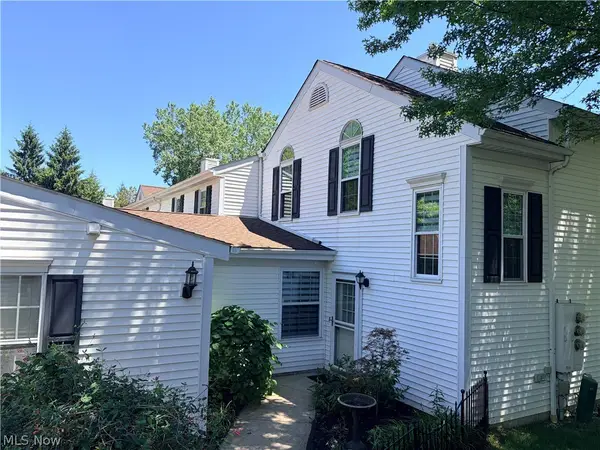 7121 W Cross Creek Trail, Brecksville, OH 44141