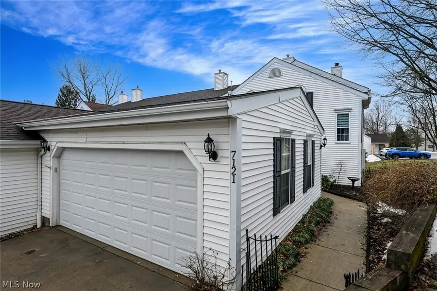 7121 W Cross Creek Trail, Brecksville, OH 44141 - #2