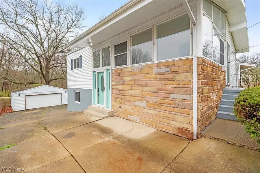 1332 Carnegie Avenue, Akron, OH 44314 - #3