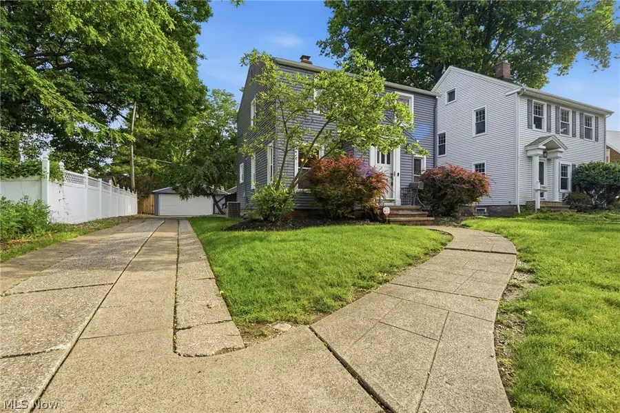 9704 Elsmere Drive, Parma, OH 44130 - #3