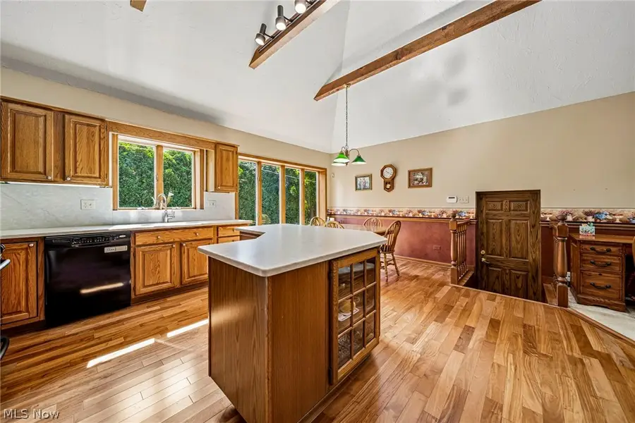 6666 Ridgebury Boulevard, Mayfield Heights, OH 44124 - #2