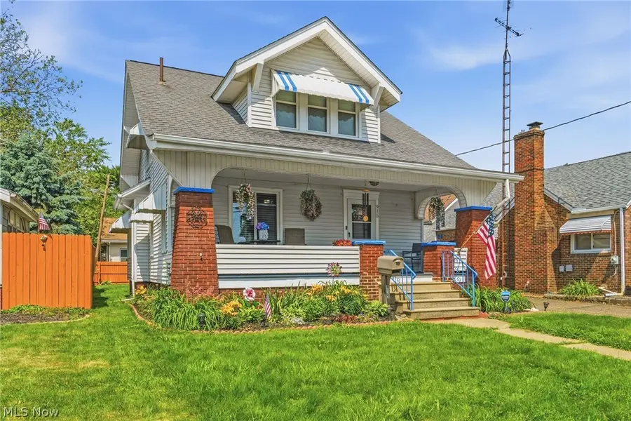 915 Clarendon Nw Avenue, Canton, OH 44708 - #3
