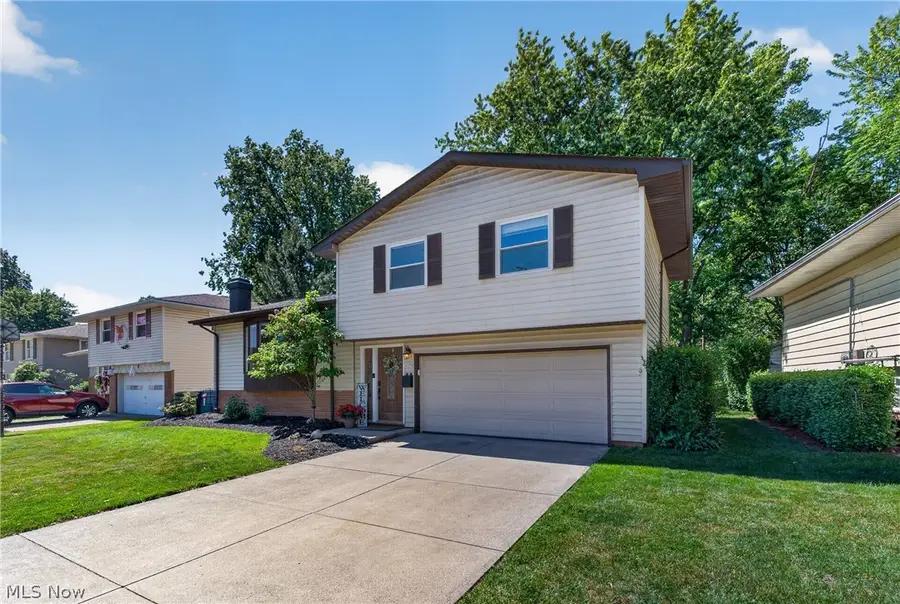 11179 Lafayette Drive, Parma Heights, OH 44130 - #2