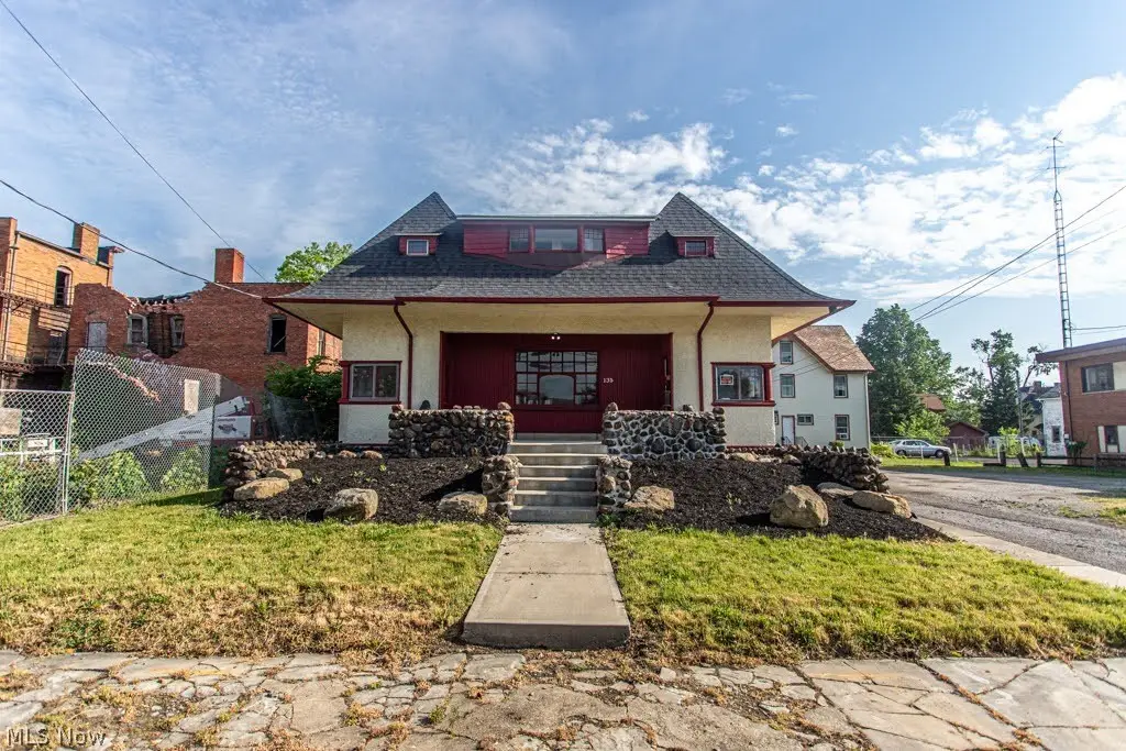 135 Porter Ne Street, Warren, OH 44483 - #1