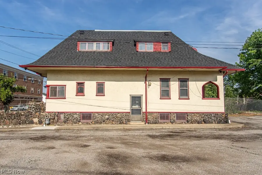 135 Porter Ne Street, Warren, OH 44483 - #3