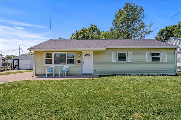 2221 Maxine Ne Avenue, Canton, OH 44705