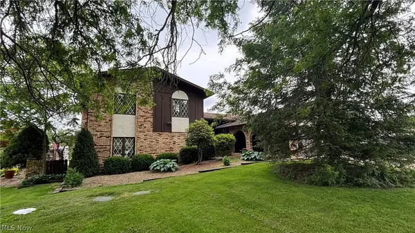 2648 Connecticut Court, Uniontown, OH 44685