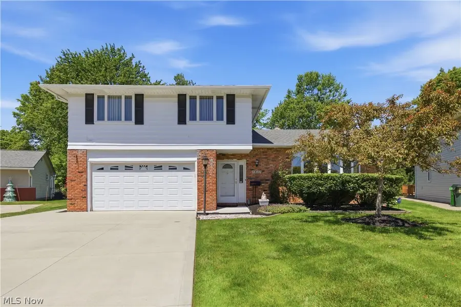 5827 Ashcroft Drive, Mayfield Heights, OH 44124 - #3