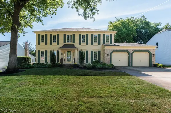 3703 Bradfords Gate, Rocky River, OH 44116