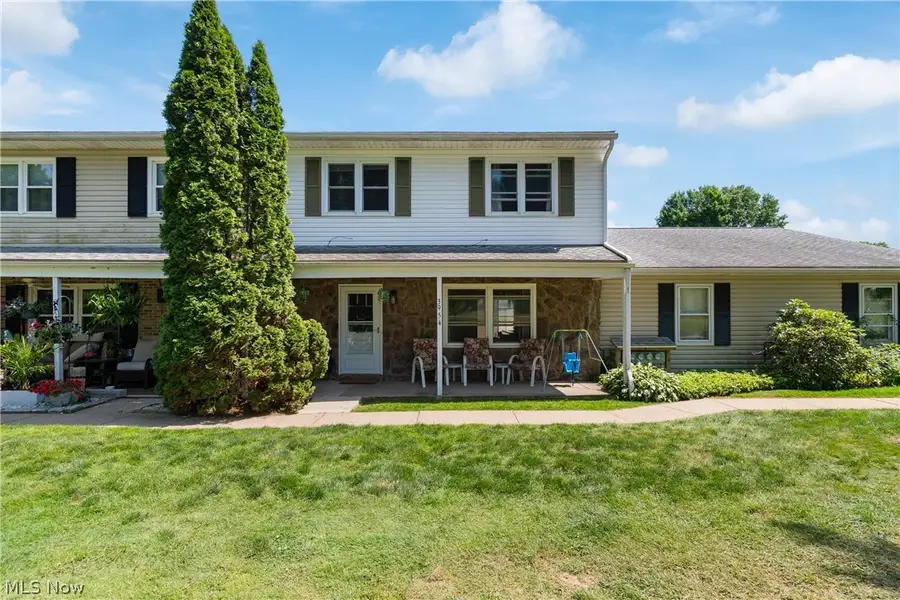 3954 Townhouse Lane, Uniontown, OH 44685 - #2
