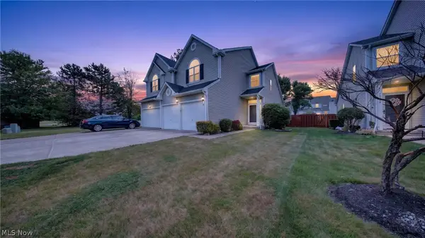 23215 Chandlers Lane, Olmsted Falls, OH 44138