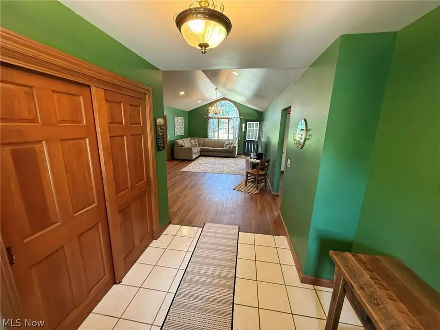 238 Edgemore Ne Street, Sugarcreek, OH 44681 - #2