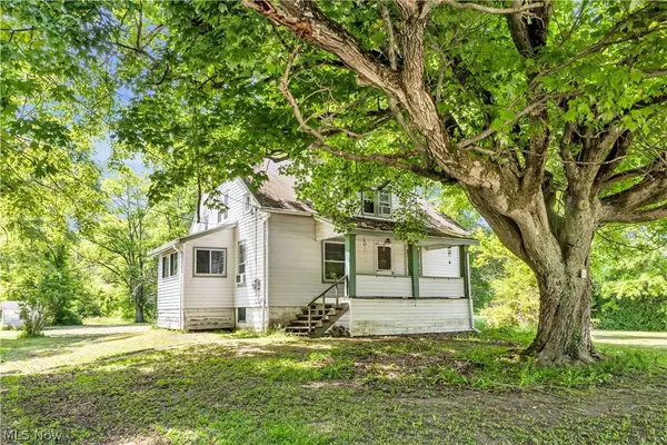 3356 S Leavitt Sw Road, Lordstown, OH 44481