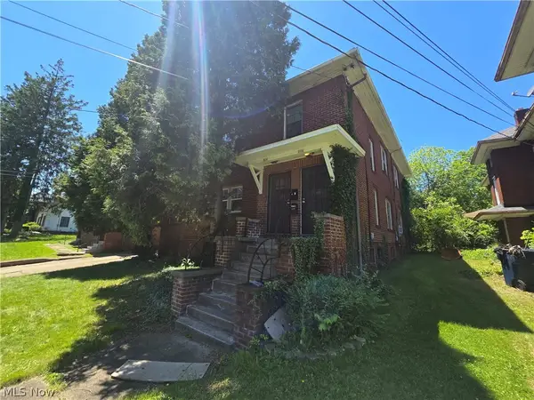 2424 Elm Street, Youngstown, OH 44505