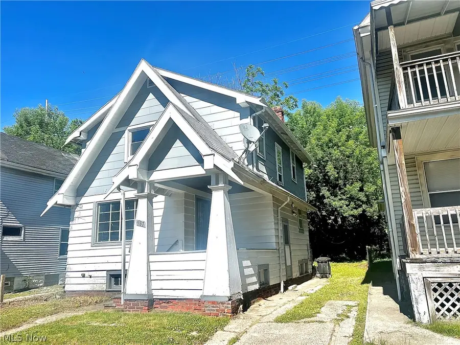 987 E 131st Street, Cleveland, OH 44108 - #2