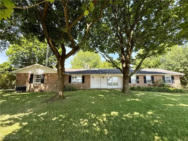 6025 California Avenue, Louisville, OH 44641