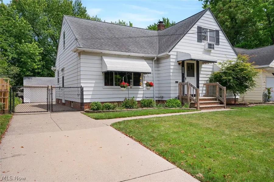 1631 Brainard Road, Lyndhurst, OH 44124 - #2