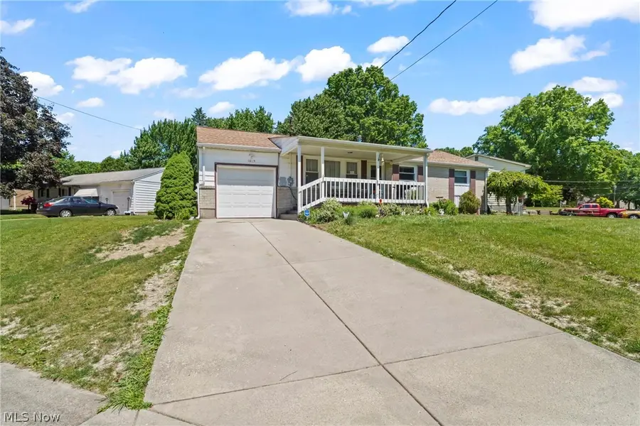 1005 Leslie Lane, Girard, OH 44420 - #2