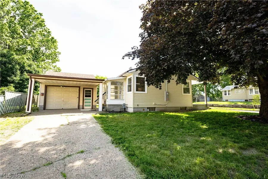 943 Erskine Avenue, Akron, OH 44306 - #3