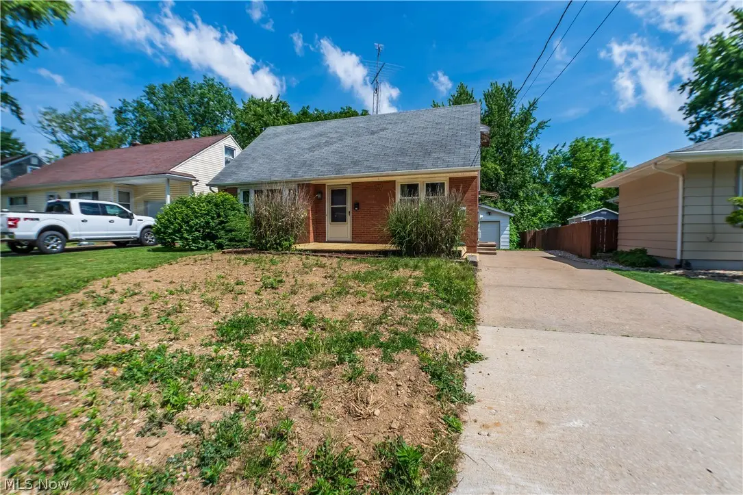 1703 41st Nw Street, Canton, OH 44709 - #1
