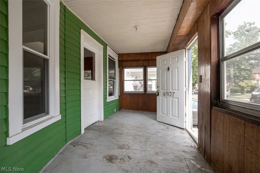 4507 Bridgeview Avenue, Newburgh Heights, OH 44105 - #2