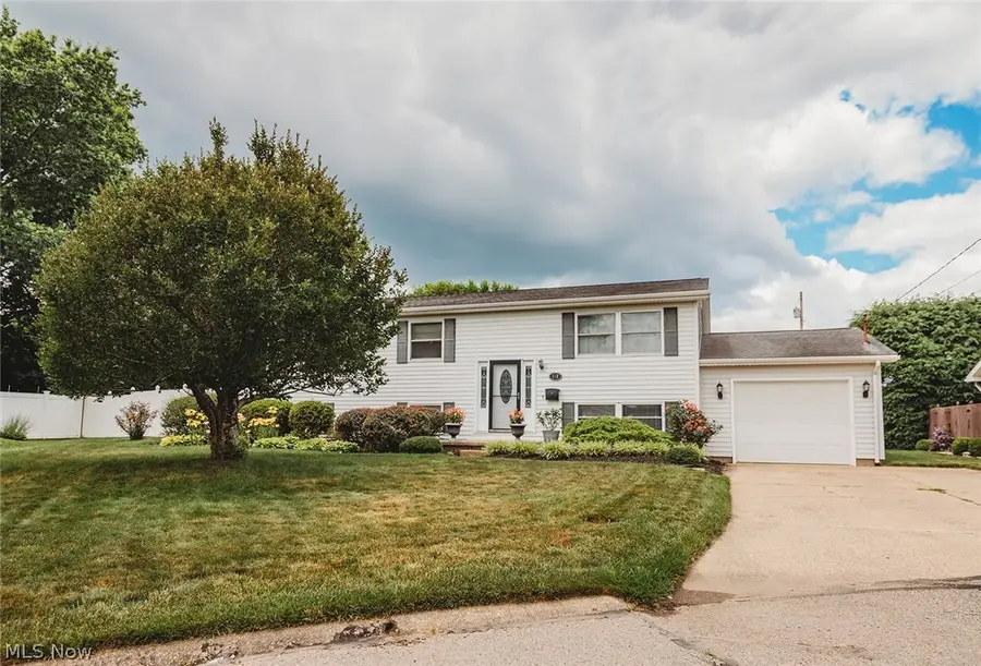 119 Sherwood Drive, Williamstown, WV 26187 - #2