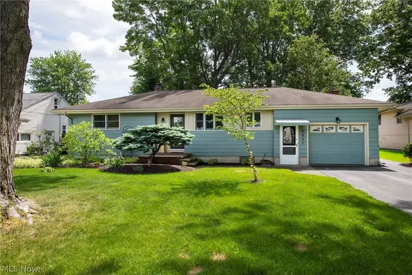 9837 Betty Lane, Elyria, OH 44035