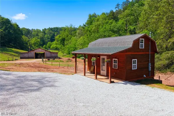 2068 Racy Road, Petroleum, WV 26161