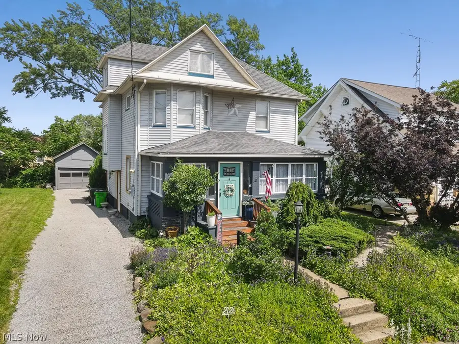 2126 S Arch Avenue, Alliance, OH 44601 - #2