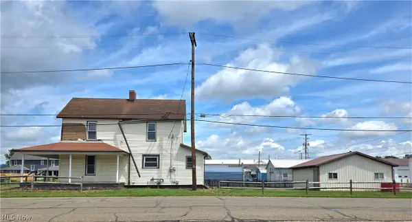 2380 S Lawn Avenue, Coshocton, OH 43812