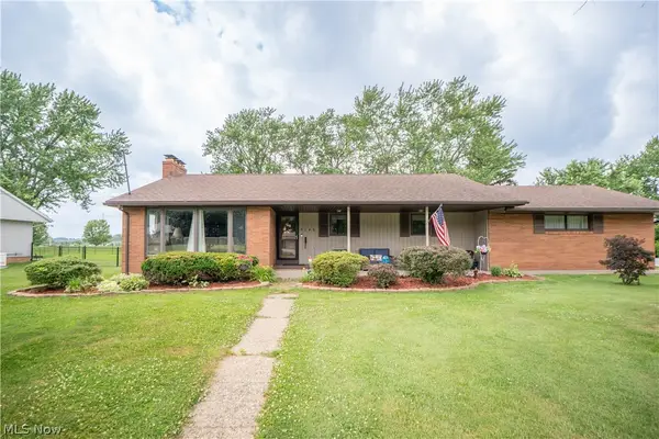 6145 Hollydale Ne Avenue, Canton, OH 44721