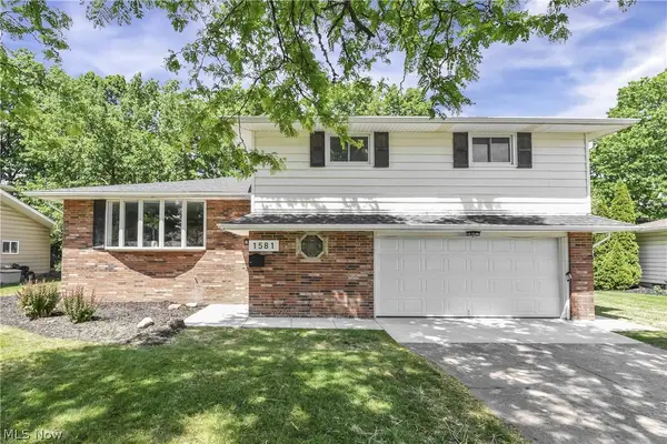 1581 N Circle View Drive, Seven Hills, OH 44131